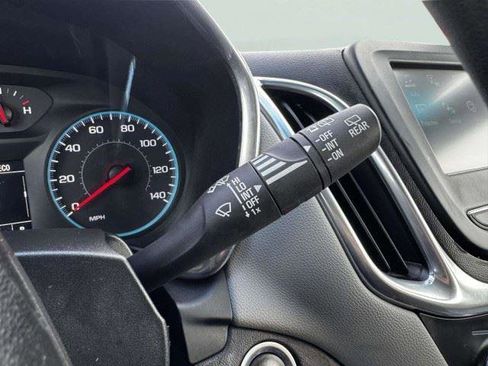 Used 2018 Chevrolet Equinox LS FWD image 26