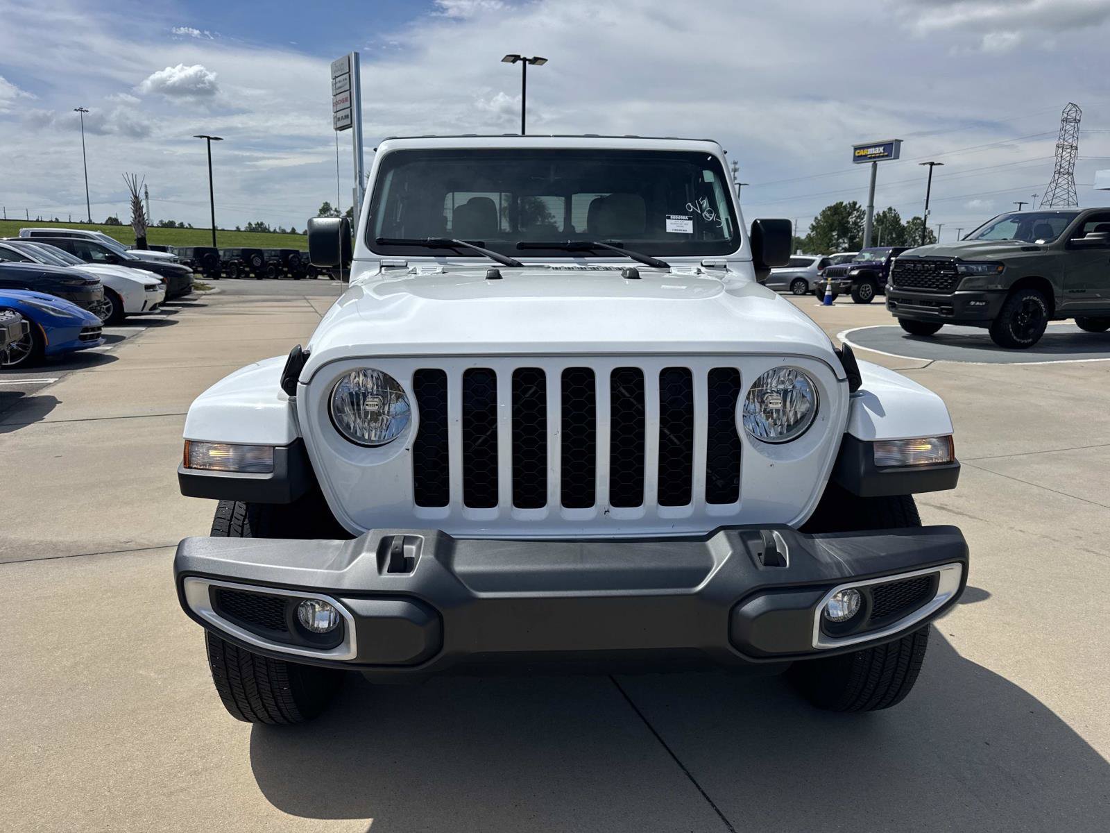 Used 2023 Jeep Gladiator Sport AWD/4WD image 2