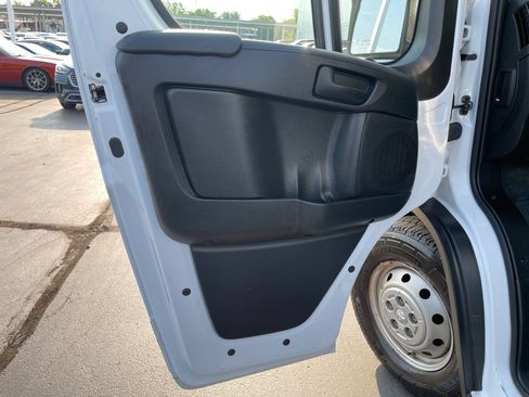 Used 2023 RAM ProMaster 2500 w/ Convenience Group FWD image 12