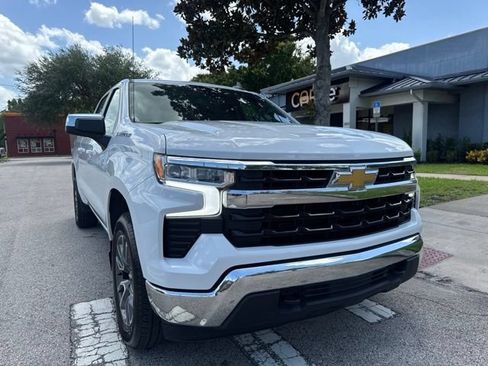 Used 2023 Chevrolet Silverado 1500 LT AWD/4WD image 2