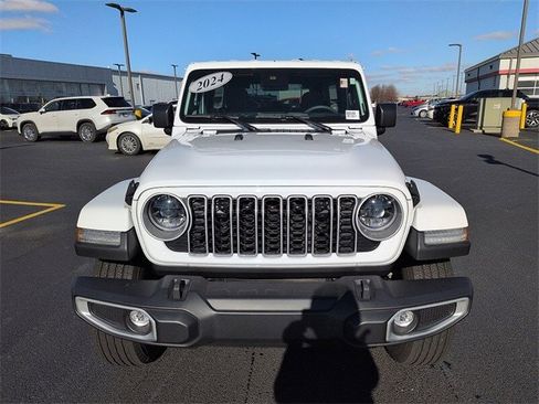 Used 2024 Jeep Wrangler Sahara image 2