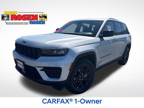 Used 2025 Jeep Grand Cherokee Altitude AWD/4WD image 1