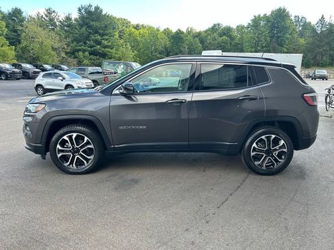Used 2022 Jeep Compass Limited w/ Sun and Sound Group AWD/4WD image 3