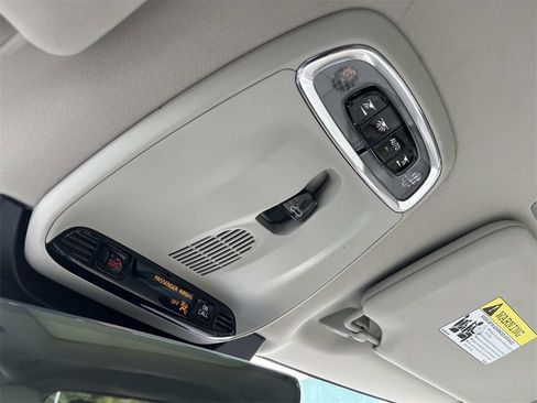 Used 2022 Volvo XC90 T6 Momentum w/ Climate Package image 36