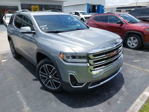 Used 2023 GMC Acadia SLT w/ Technology Package FWD image 14