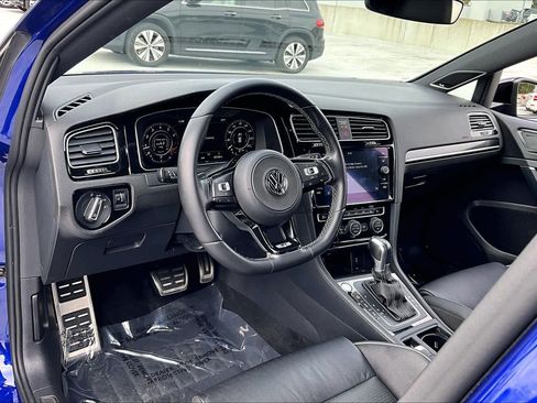 Used 2019 Volkswagen Golf R 4-Door image 16