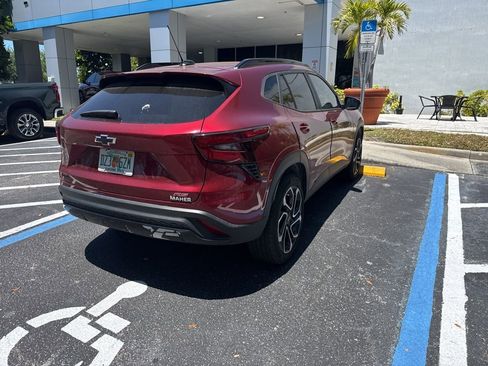 Used 2024 Chevrolet Trax RS w/ Driver Confidence Package FWD image 5