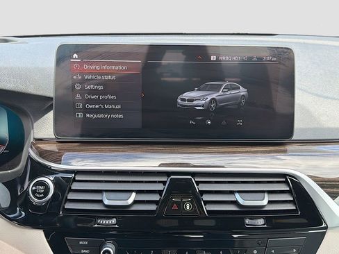 Used 2021 BMW 540i w/ Premium Package RWD image 30