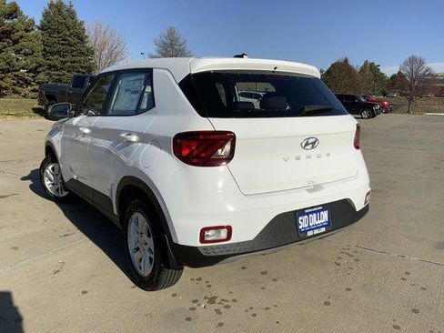 New 2026 Hyundai Venue SE image 3
