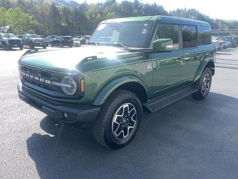 Certified 2025 Ford Bronco Outer Banks AWD/4WD image 2