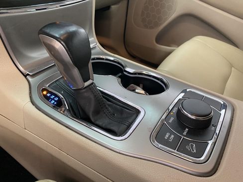 Used 2021 Jeep Grand Cherokee Limited AWD/4WD image 20