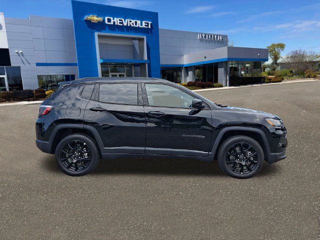 Used 2026 Jeep Compass Latitude w/ Quick Order Package 29K AWD/4WD image 27