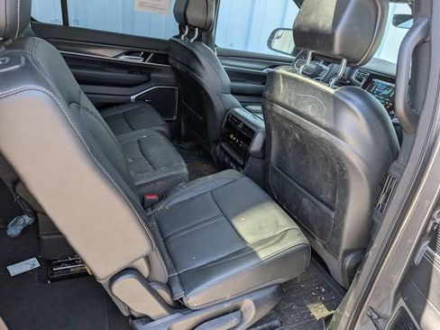 Used 2023 Jeep Wagoneer Series II w/ Premium Group I AWD/4WD image 19