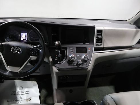 Used 2015 Toyota Sienna XLE AWD/4WD image 17
