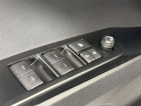 Used 2025 Toyota Camry SE FWD image 26
