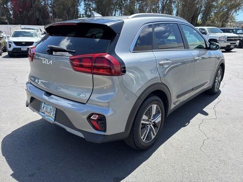 Used 2022 Kia Niro LXS image 8