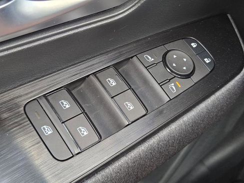 Certified 2025 Nissan Kicks SV image 29