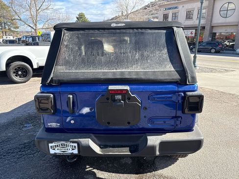 Used 2018 Jeep Wrangler Sport AWD/4WD image 5