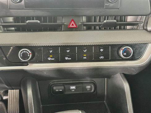 Used 2025 Kia Sportage LX AWD/4WD image 22
