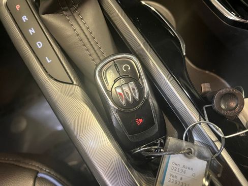 Used 2025 Buick Envista Sport Touring image 22
