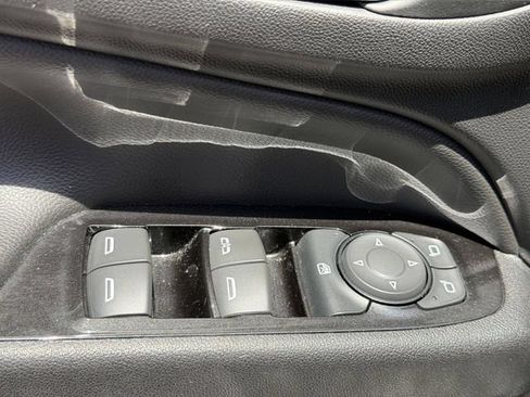 Used 2022 Chevrolet Equinox Premier FWD image 21