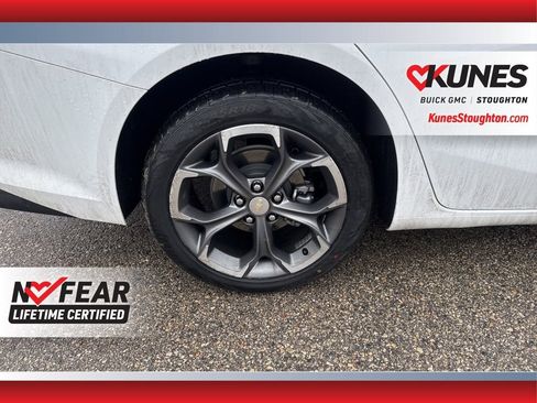 Used 2024 Chevrolet Malibu LT image 14