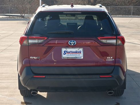 Used 2024 Toyota RAV4 XLE Premium image 7