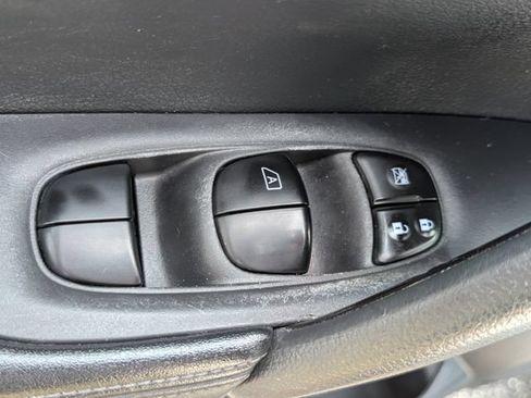 Used 2017 Nissan Rogue S w/ Appearance Package AWD/4WD image 16