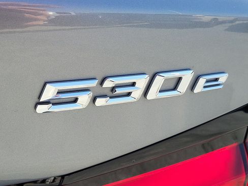 Used 2023 BMW 530e RWD image 7