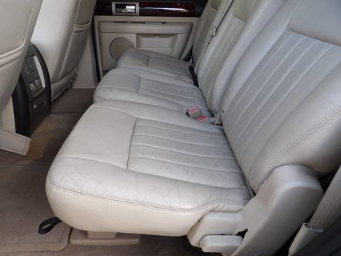 Used 2003 Lincoln Navigator Luxury image 21