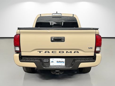 Used 2019 Toyota Tacoma TRD Sport RWD image 4