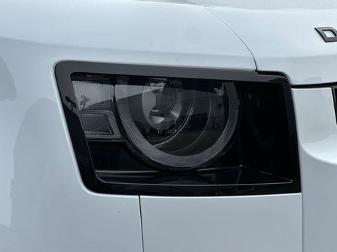 Used 2025 Land Rover Defender 110 S image 12