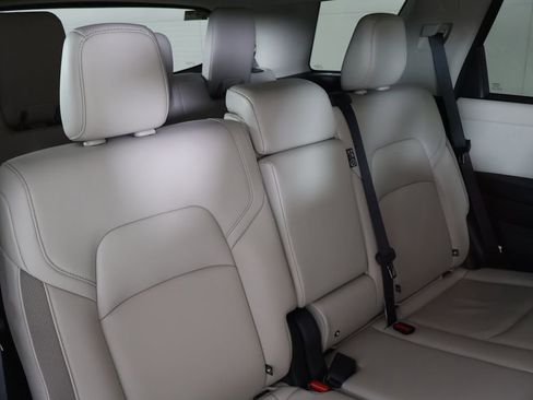Used 2023 Nissan Pathfinder SL AWD/4WD image 32
