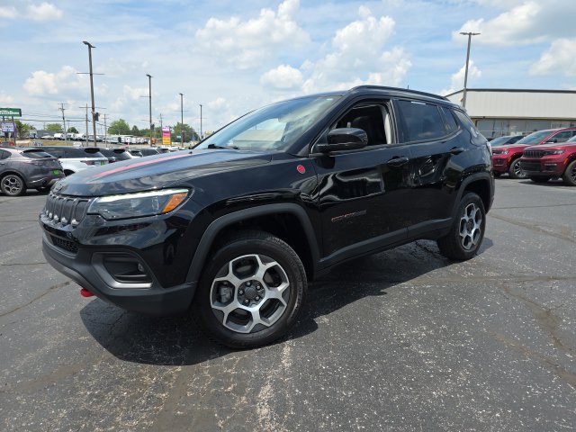 Used 2022 Jeep Compass Trailhawk w/ Trailhawk Elite Group AWD/4WD image 2