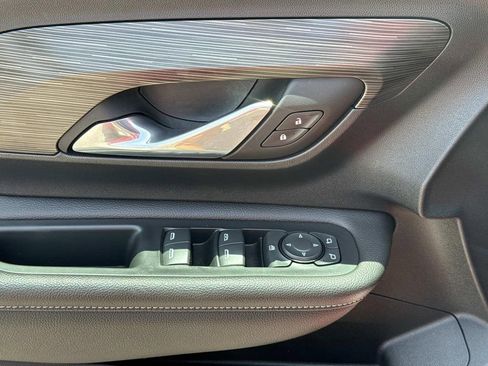 Used 2022 GMC Terrain SLE w/ Driver Convenience Package image 17