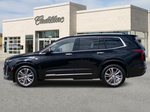 Certified 2025 Cadillac XT6 Premium Luxury AWD/4WD image 4
