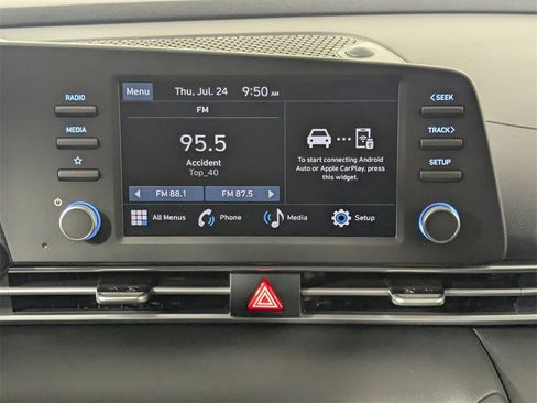 New 2025 Hyundai Elantra SE image 19