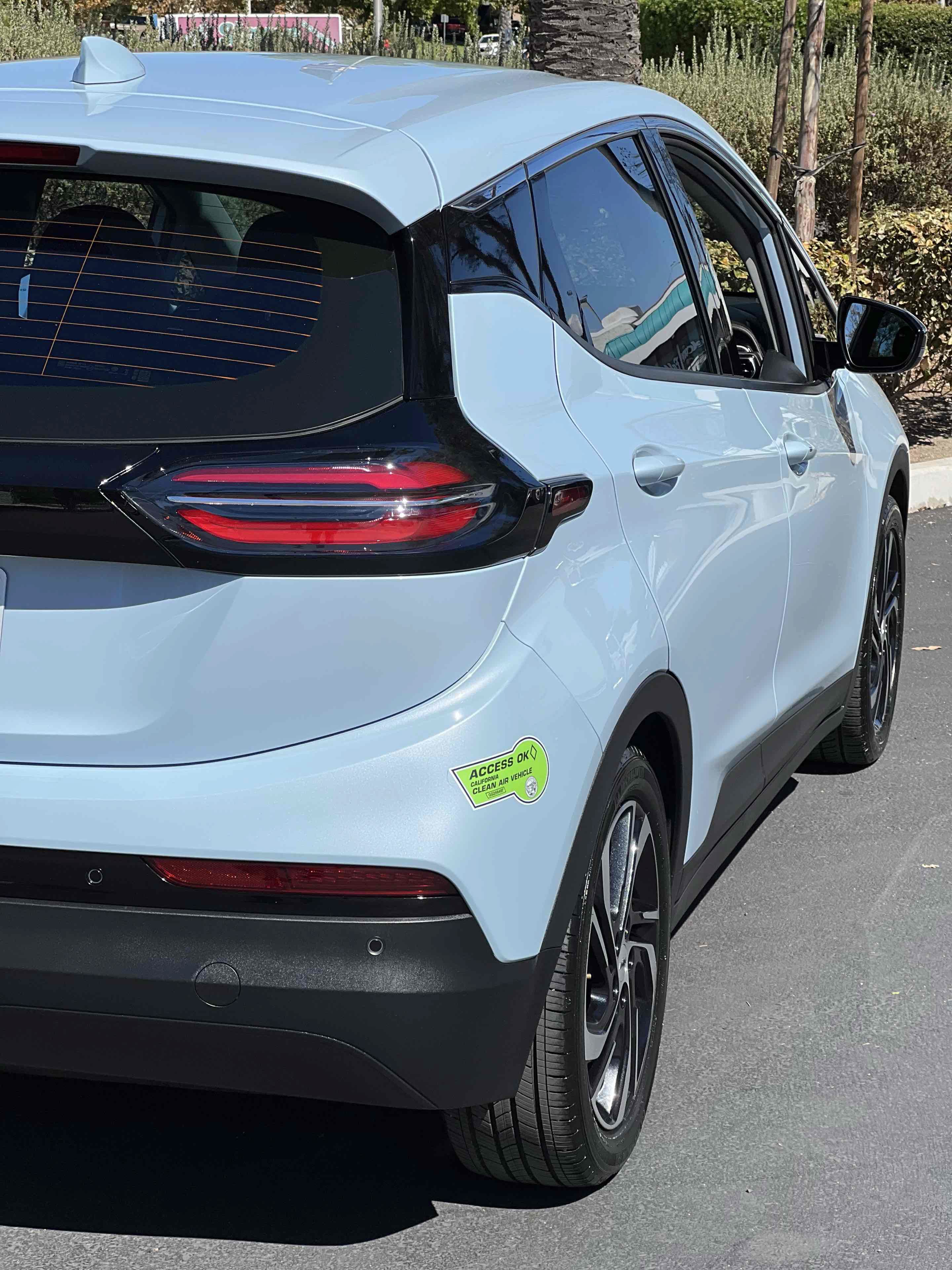 Used 2023 Chevrolet Bolt LT w/ Infotainment Package FWD image 49