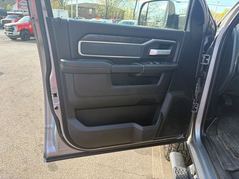 Used 2021 RAM 2500 Big Horn w/ Night Edition AWD/4WD image 22