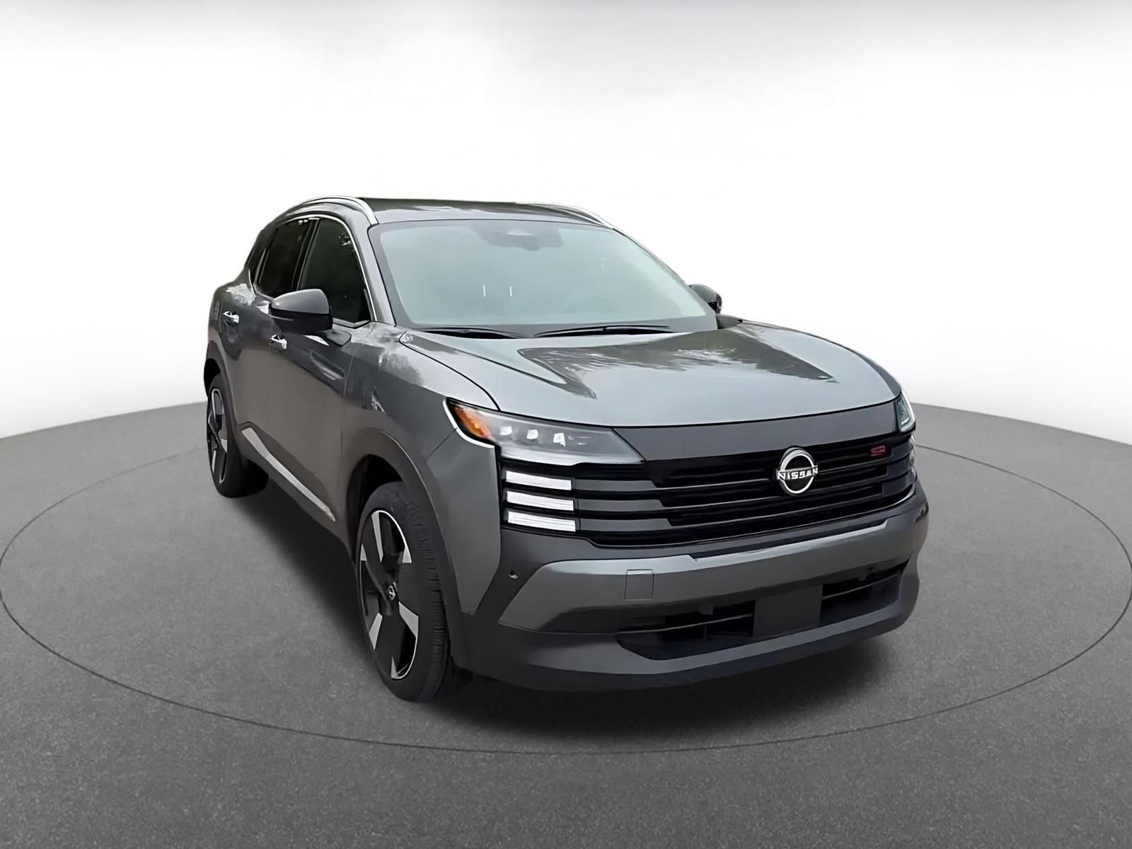 Used 2026 Nissan Kicks SR AWD/4WD image 3