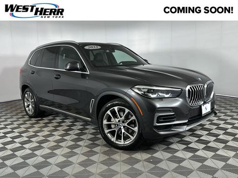 Used 2023 BMW X5 xDrive40i w/ Parking Assistance Package AWD/4WD image 1