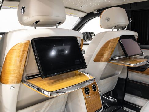 Used 2019 Rolls-Royce Phantom Sedan image 51