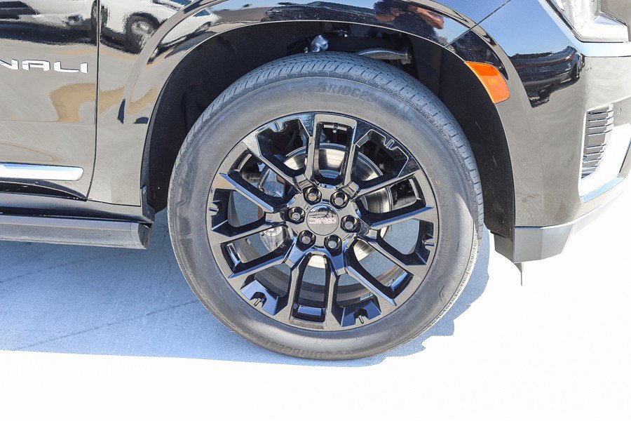 Used 2022 GMC Yukon Denali w/ Max Trailering Package AWD/4WD image 10