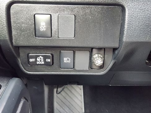 Used 2021 Toyota Tacoma SR image 18