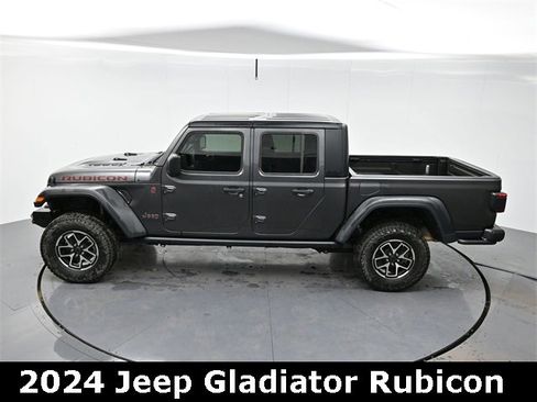 Used 2024 Jeep Gladiator Rubicon image 30
