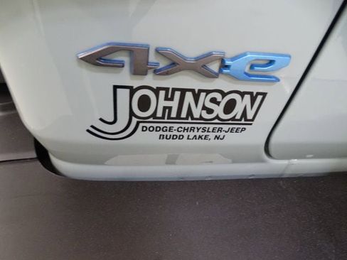Used 2023 Jeep Wrangler Unlimited Rubicon 4xe w/ Cold Weather Group AWD/4WD image 27