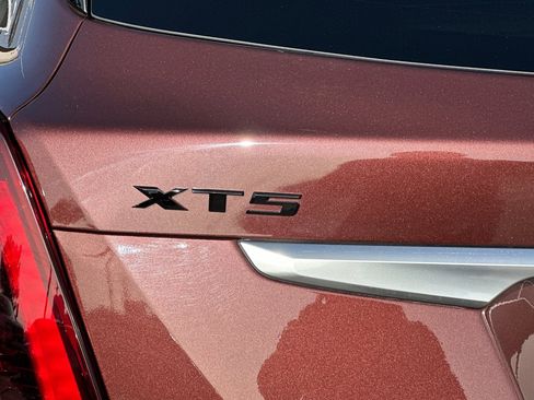 Used 2022 Cadillac XT5 Premium Luxury image 37