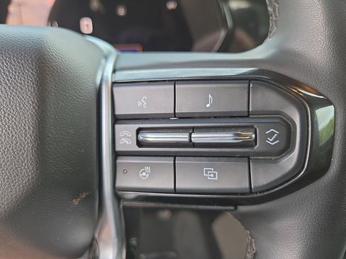 Used 2023 Chevrolet Colorado ZR2 w/ ZR2 Convenience Package III AWD/4WD image 28