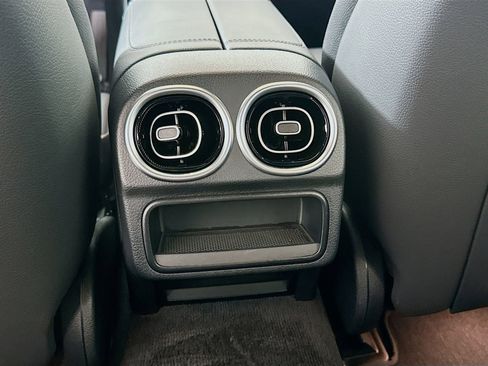 Certified 2025 Mercedes-Benz C 300 Sedan image 28