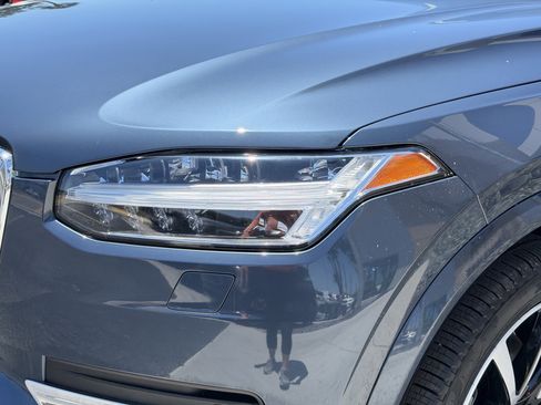 Certified 2023 Volvo XC90 B6 Plus AWD/4WD image 7